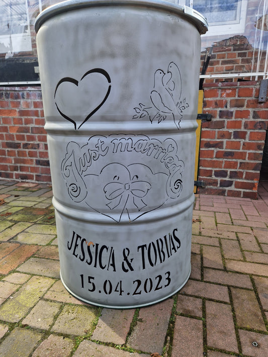 Feuertonne Hochzeit inc. Name und Datum