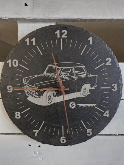 Schiefer Uhr Trabbi